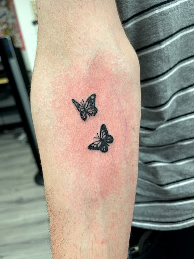 Explore honey pot tattoo ideas, creative tattoo ideas in Concord, available at Sterling Tattoo Club