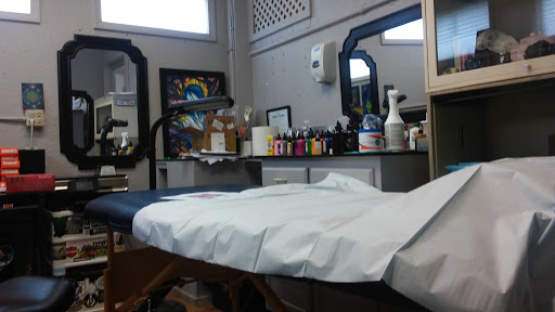 Tattoo Shop «Heart of Gold Body Arts», reviews and photos, 218 5th Ave W, Hendersonville, NC 28739, USA
