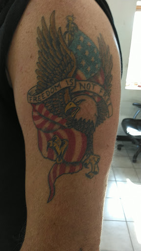 Tattoo Shop «Vanity Tattoo», reviews and photos, 28 S Western Ave, Carpentersville, IL 60110, USA