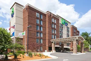 Holiday Inn Express & Suites Bloomington - Mpls Arpt Area W, an IHG Hotel image