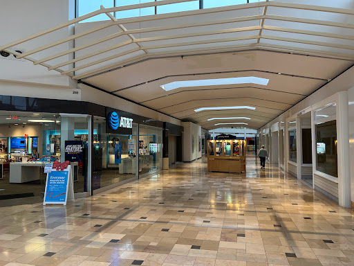 Shopping Mall «Exton Square Mall», reviews and photos, 260 Exton Square Pkwy, Exton, PA 19341, USA