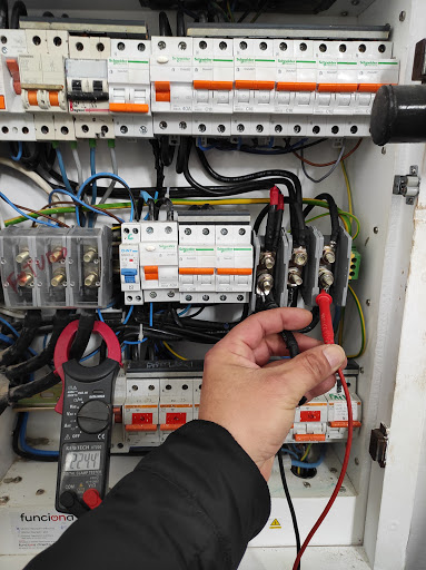 Instalaciones y Redes HRM2mil7 SLU en Dos Hermanas, Sevilla