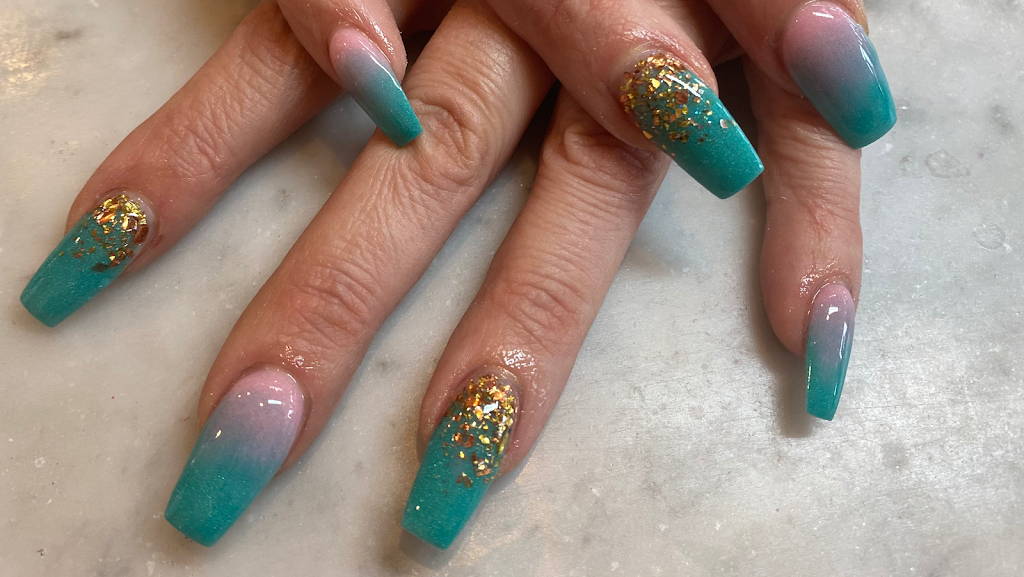 Paradise Nails 48184