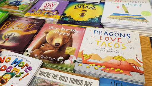 Book Store «Barnes and Noble», reviews and photos, 2500 N Mayfair Rd, Milwaukee, WI 53226, USA