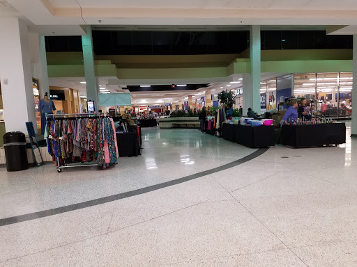 Shopping Mall «Merle Hay Mall», reviews and photos, 3800 Merle Hay Rd, Des Moines, IA 50310, USA