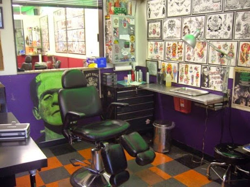 Tattoo Shop «The Electric Pen Tattoo Studio», reviews and photos, 10757 W Magnolia Blvd, North Hollywood, CA 91601, USA