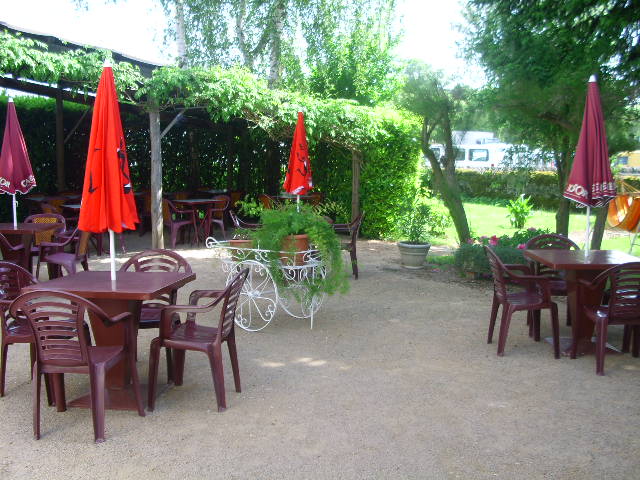 Restaurant des Voyageurs à Saint-Julien-de-Civry