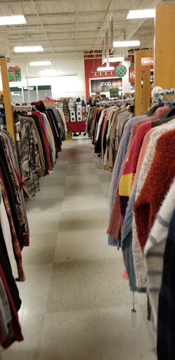 Movie Theater «Regal Cinemas River Ridge 14», reviews and photos, 3411 Candlers Mountain Rd, Lynchburg, VA 24502, USA