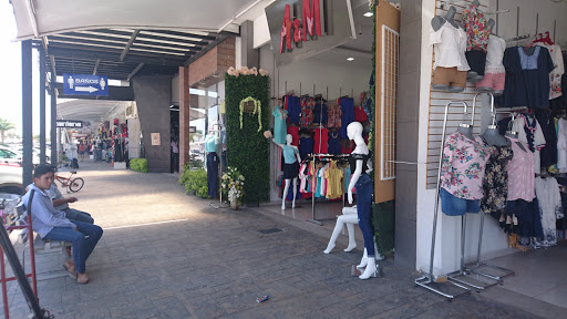 Plaza Andarte en Villa Hidalgo