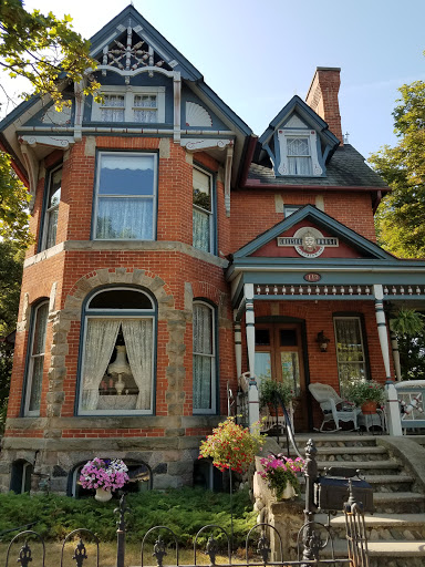 Bed & Breakfast «Chelsea House Victorian Inn», reviews and photos, 118 E Middle St, Chelsea, MI 48118, USA