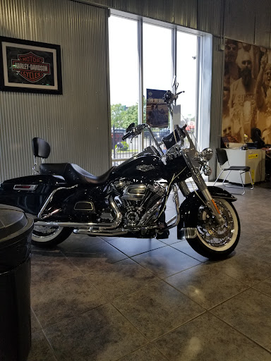 Harley-Davidson Dealer «St. Charles Harley-Davidson», reviews and photos, 3808 W Clay St, St Charles, MO 63301, USA