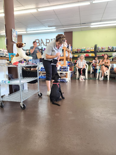 Pet Supply Store «3 Dogs and a Chick», reviews and photos, 130 Miracle Strip Pkwy SE, Fort Walton Beach, FL 32548, USA