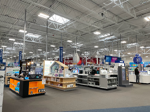 Electronics Store «Best Buy», reviews and photos, 2055 N Tomahawk Island Dr, Portland, OR 97217, USA