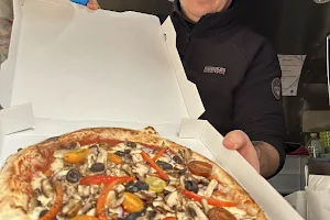 Pimento pizza image