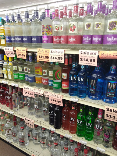 Beer Store «Family Beer & Liquor Store», reviews and photos, 20200 US Rte 20 Frontage Rd, East Dubuque, IL 61025, USA