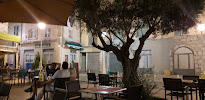 Atmosphère du Restaurant Les Têtes d'Ail à Toulon - n°7