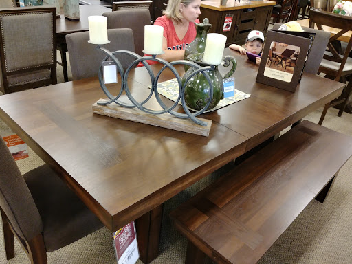 Furniture Store «Raymour & Flanigan Furniture and Mattress Store», reviews and photos, 1360 S Washington St, North Attleborough, MA 02760, USA