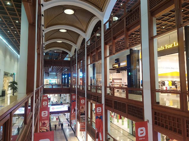 World Trade Center Mall by null