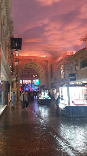 Computer Store «Apple The Forum Shops», reviews and photos, 3500 S Las Vegas Blvd, Las Vegas, NV 89109, USA