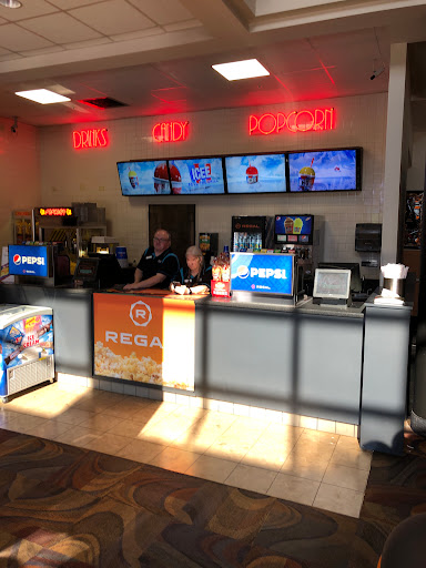 Movie Theater «Regal Cinemas Phillips Place 10», reviews and photos, 6911 Phillips Pl Ct, Charlotte, NC 28210, USA