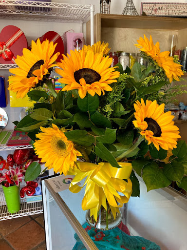 Florist «Genesis Flower And Gift Shop», reviews and photos, 1801 N Garey Ave, Pomona, CA 91767, USA