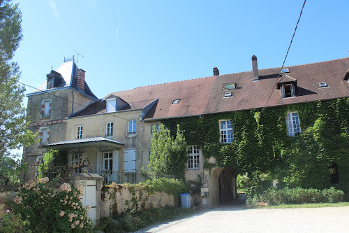 Gîte du Château de Feschaux à Villeneuve-Sous-Pymont