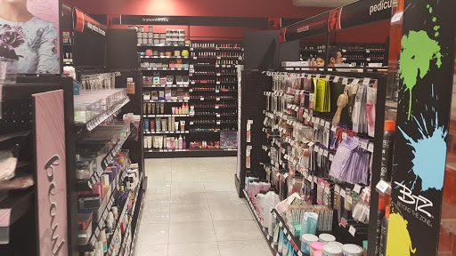 Nail product shops in Monterrey