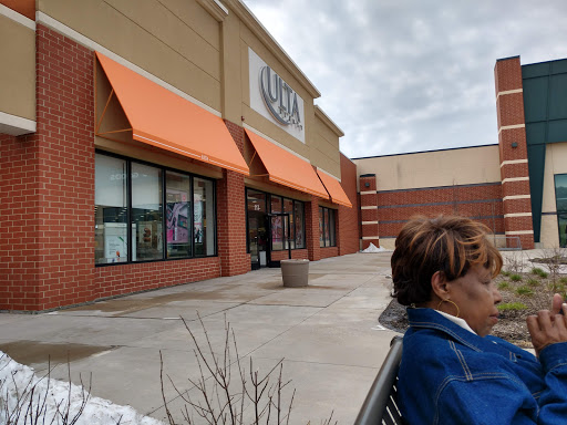 Hair Salon «Ulta Beauty», reviews and photos, 700 N Milwaukee Ave #117, Vernon Hills, IL 60061, USA