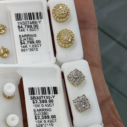 Watch Repair Service «Golden Jewelers - Memphis», reviews and photos, 2926 Lamar Ave, Memphis, TN 38114, USA