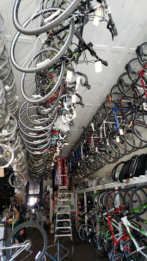 Bicycle Repair Shop «Bike Couriers Bike Shop», reviews and photos, 107 W Market St, Louisville, KY 40202, USA