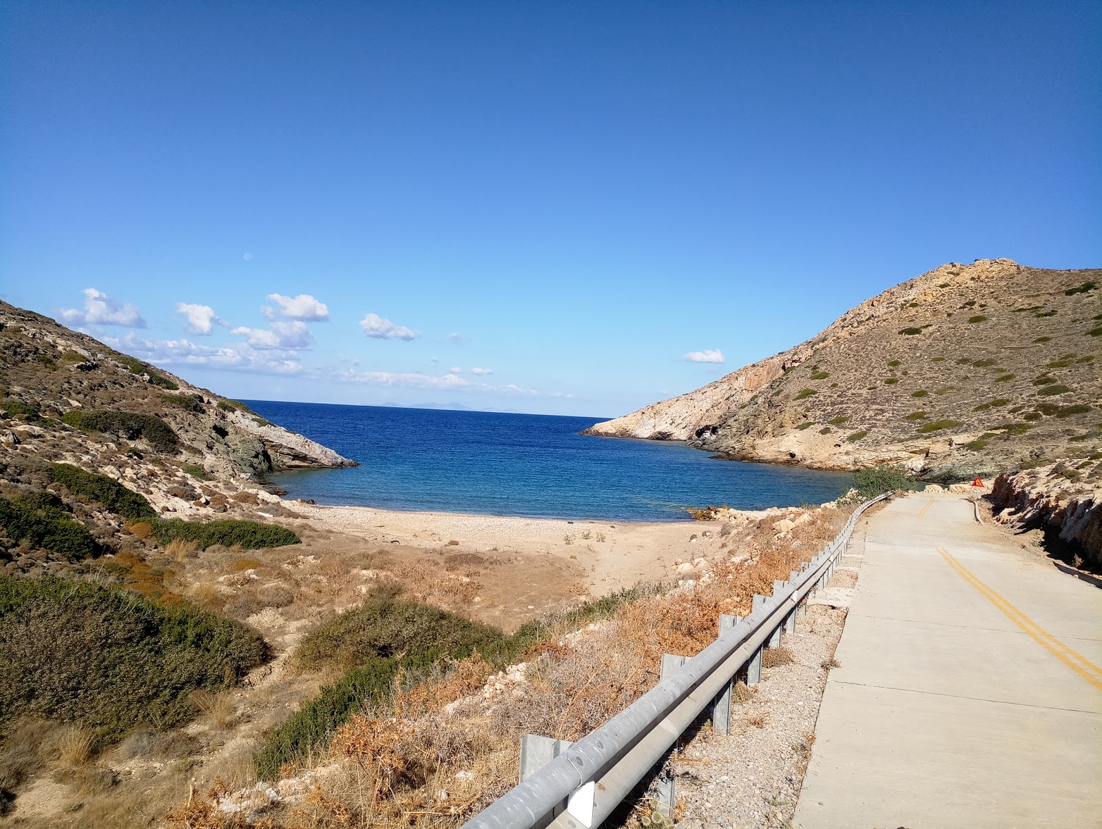 Almyros beach'in fotoğrafı parlak kum yüzey ile