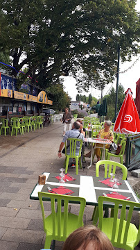 Atmosphère du Restaurant Guinguette Chez Fifi, Bar de la Marine à Neuilly-sur-Marne - n°15