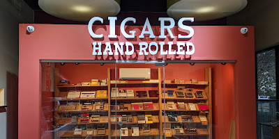 Airport cigars and smoke shop