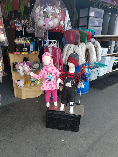 Shopping Mall «Los Amigos Mall», reviews and photos, 307 E Jefferson Blvd, Los Angeles, CA 90011, USA