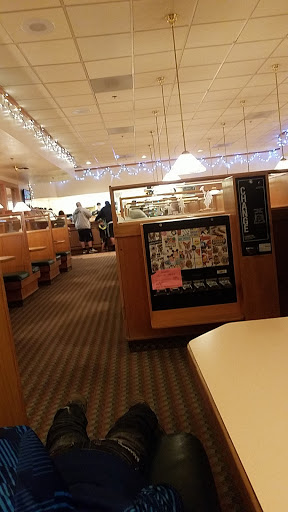 Pizza Restaurant «Round Table Pizza», reviews and photos, 8499 Old Redwood Hwy, Windsor, CA 95492, USA