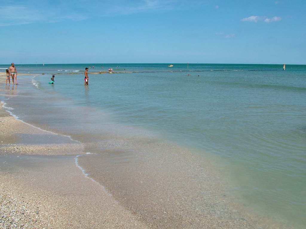 Fotografie cu Torrette beach - locul popular printre cunoscătorii de relaxare