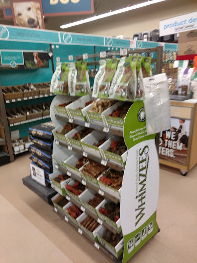 Pet Supply Store «Petco Animal Supplies», reviews and photos, 197 E Dekalb Pike #350, King of Prussia, PA 19406, USA