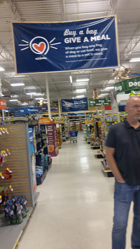 Pet Supply Store «PetSmart», reviews and photos, 5 Mystic View Rd, Everett, MA 02149, USA