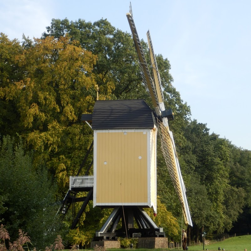 Standerdmolen, Huizen