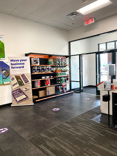 Print Shop «FedEx Office Print & Ship Center», reviews and photos, 175 Glastonbury Blvd Suite 3, Glastonbury, CT 06033, USA