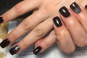 Deluxe Nails Spa image