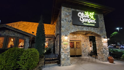 Olive Garden Italian Restaurant - 1910 NE Pine Island Rd, Cape Coral, FL 33909