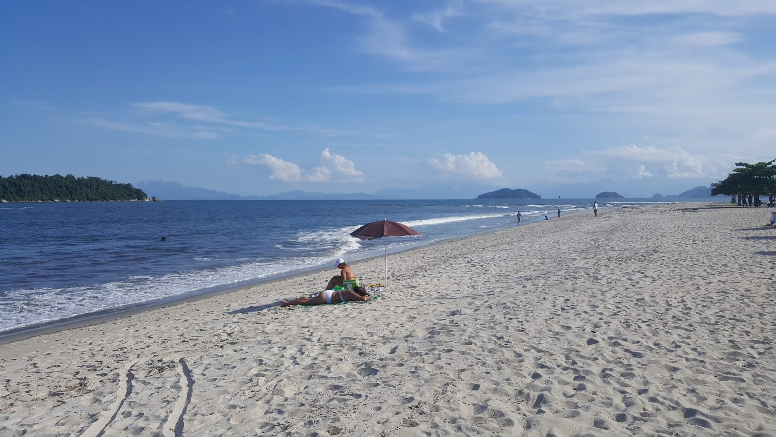 Photo de Plage de Mambucaba avec plage spacieuse