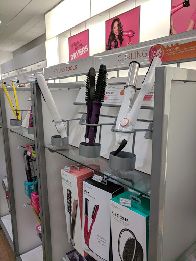 Hair Salon «Ulta Beauty», reviews and photos, 6587 N Riverside Dr, Fresno, CA 93722, USA
