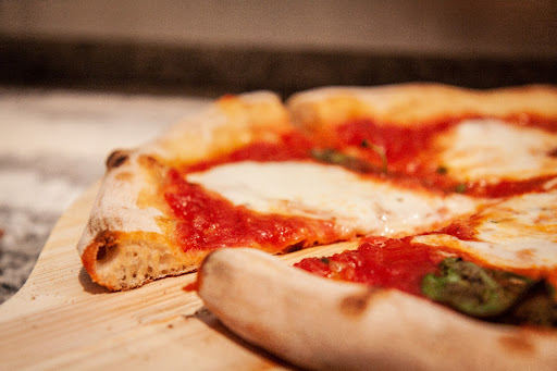 Voglia di PIZZA ★ Tonde CLASSICHE e MAXI ★ Pizza in TEGLIA al Trancio ★ Pizza AL METRO in Uboldo, Provincia di Varese
