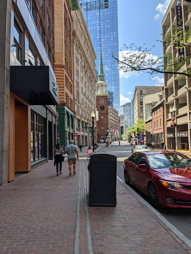 Used Book Store «Commonwealth Books», reviews and photos, 9 Spring Ln, Boston, MA 02109, USA