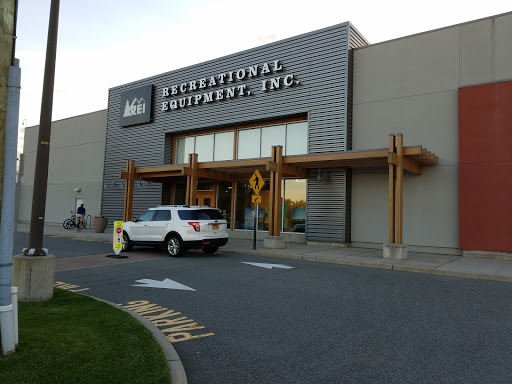 Camping Store «REI», reviews and photos, 2200 Bergen Town Center, Paramus, NJ 07652, USA