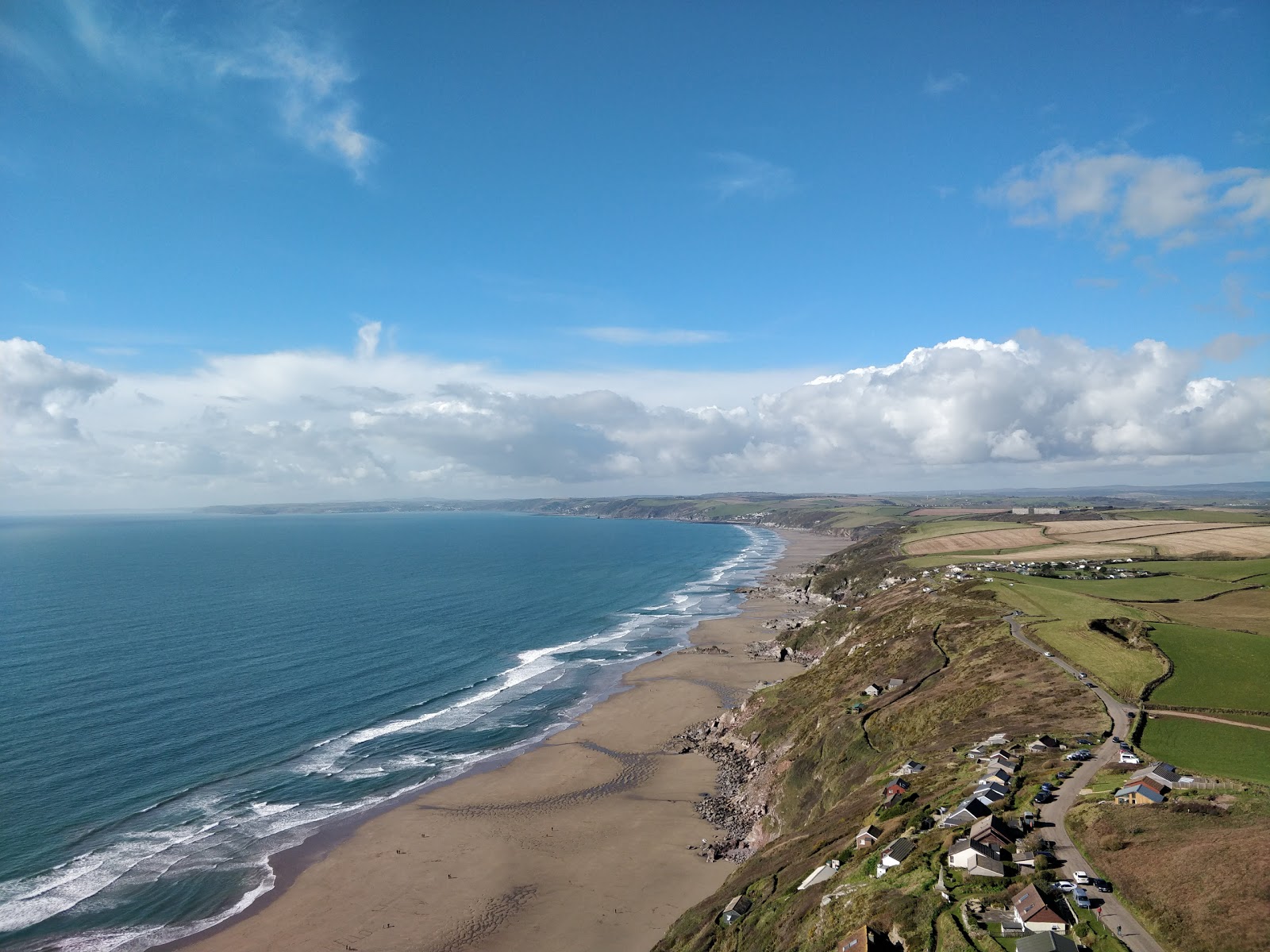 Foto van Whitsands Bay met turquoise water oppervlakte