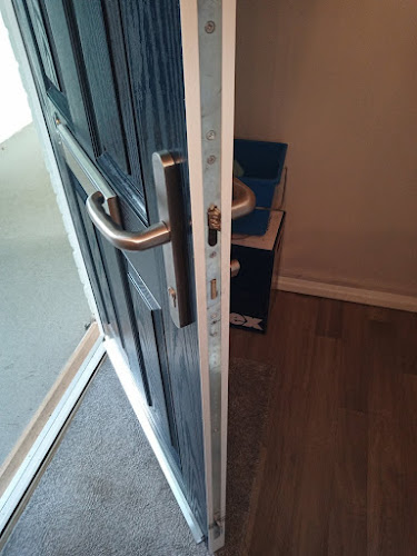 Comments and reviews of 1st Choice Glass and Lock Repair