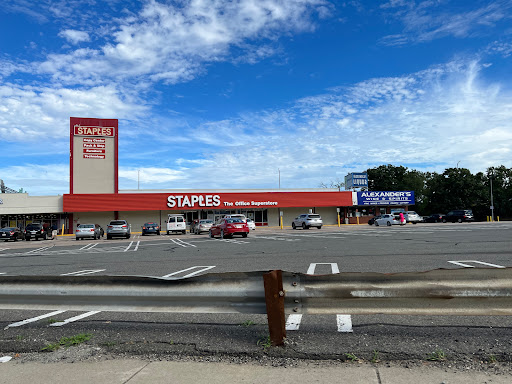 Office Supply Store «Staples», reviews and photos, 757 Gallivan Blvd, Dorchester, MA 02122, USA